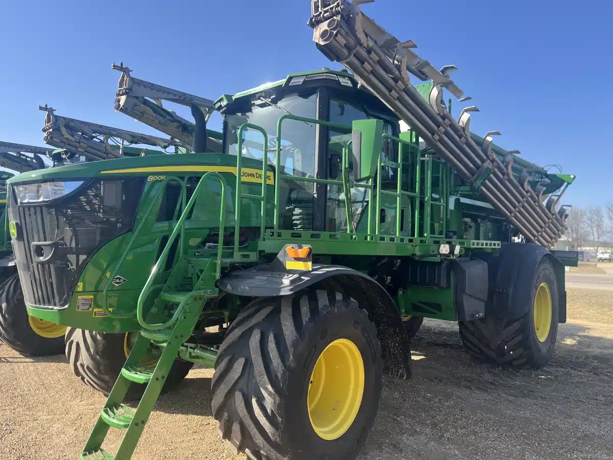 Gallery image 1 for 2025 John Deere 800R Anhydrous Applicator