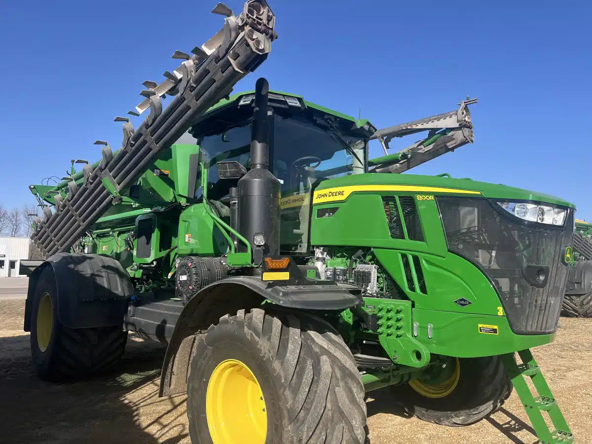 Gallery image 2 for 2025 John Deere 800R Anhydrous Applicator