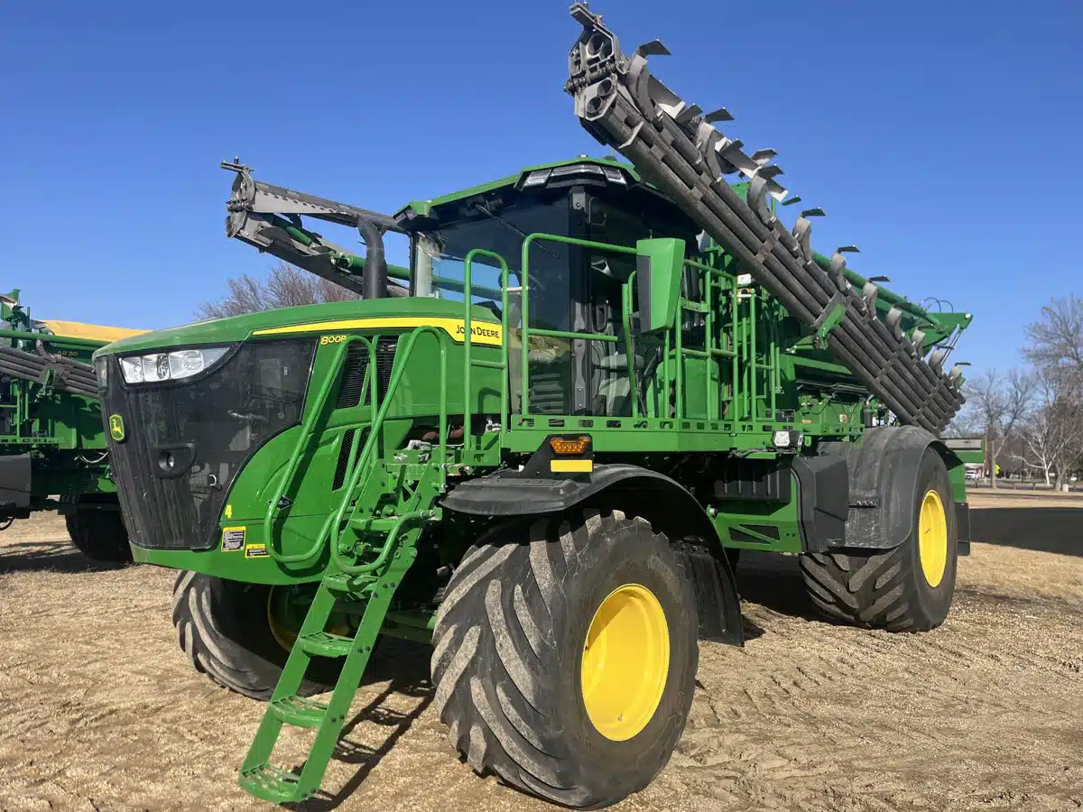 Gallery image 1 for 2025 John Deere 800R Anhydrous Applicator