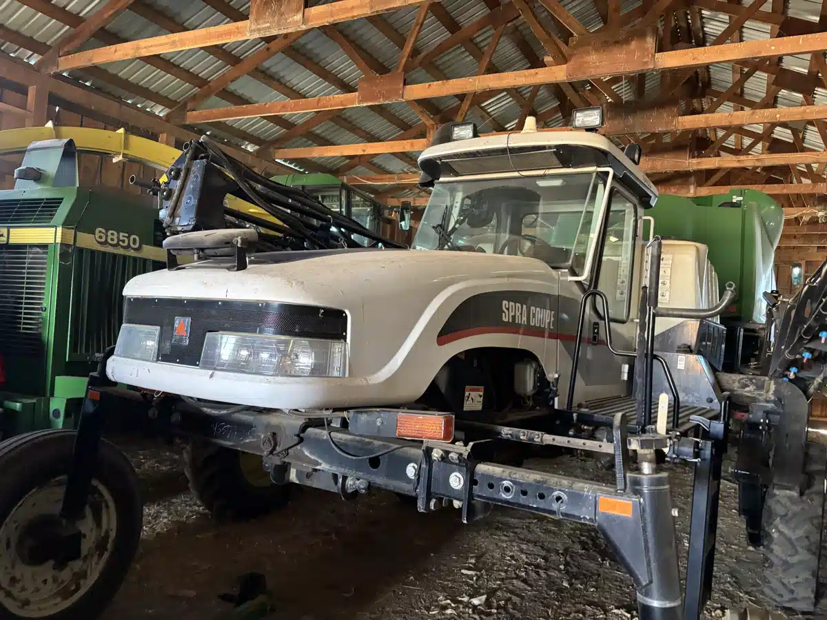 Gallery image 2 for Spra-Coupe 4450 Sprayer - Self Propelled