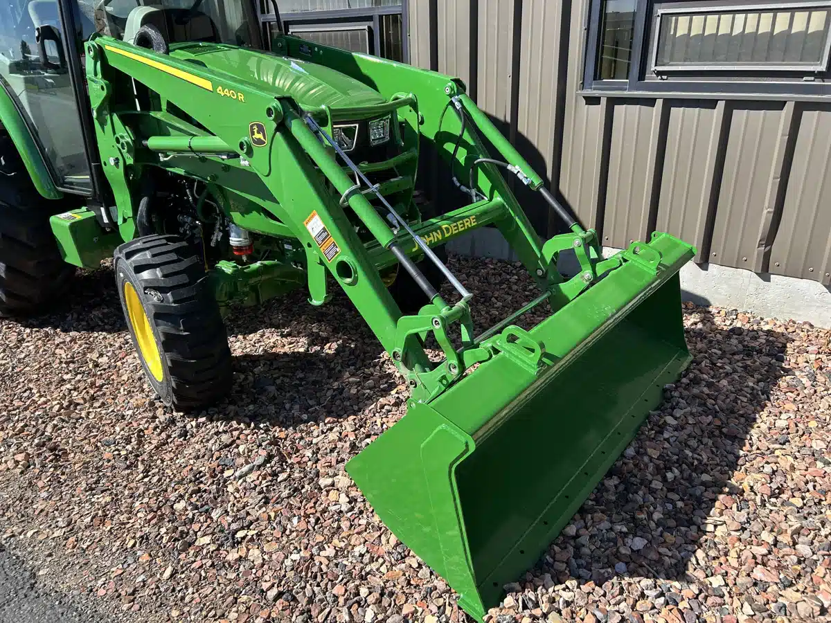 Gallery image 1 for 2025 John Deere 440R Header - Draper