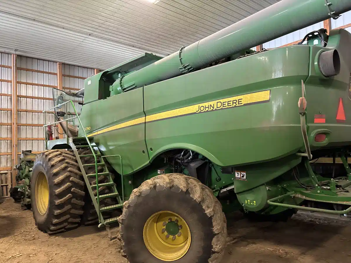 Photo de la Galerie 1 pour 2021 John Deere S790 Batteuse