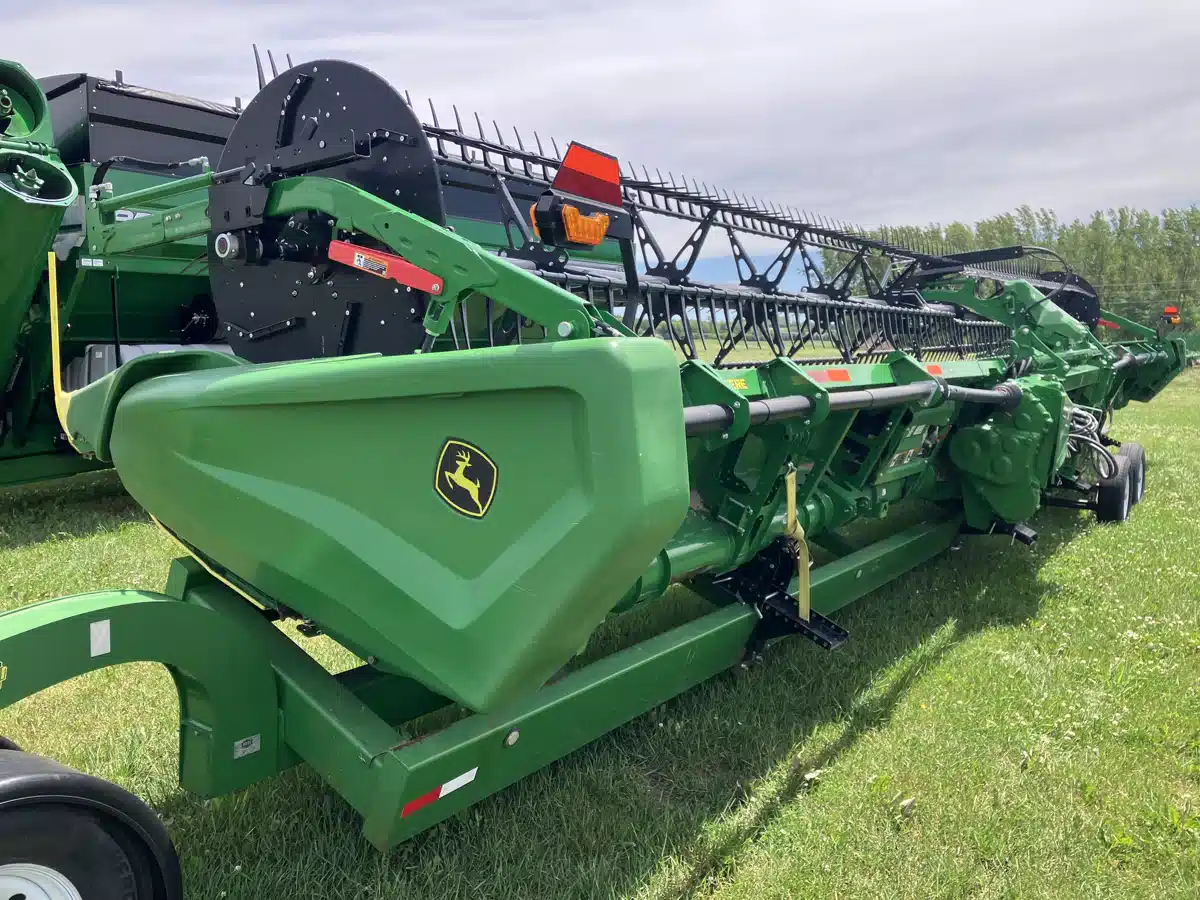 Gallery image 1 for 2023 John Deere HD45F Header - Flex Draper