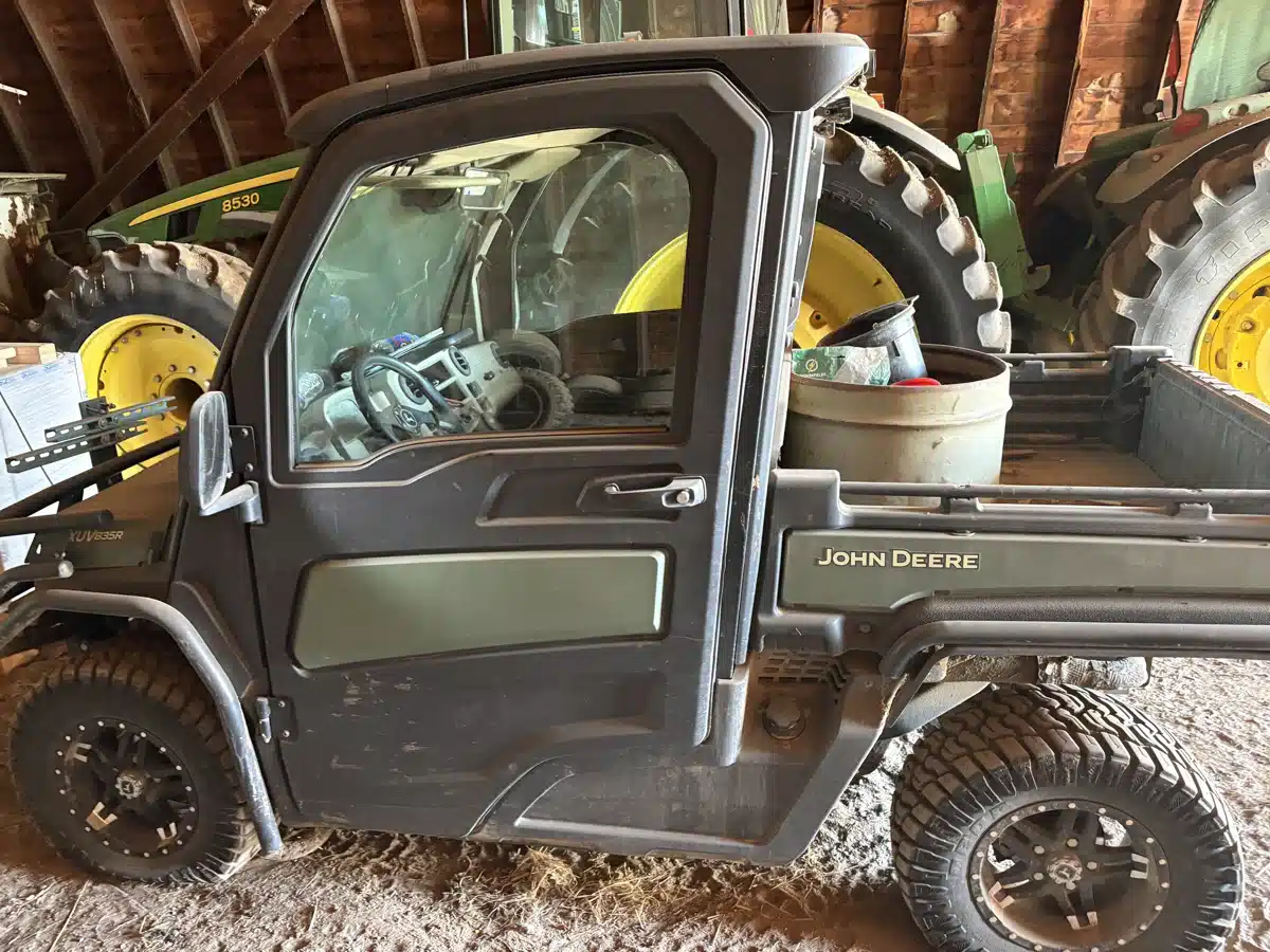 Gallery image 2 for 2024 John Deere XUV 835R Utility Vehicle