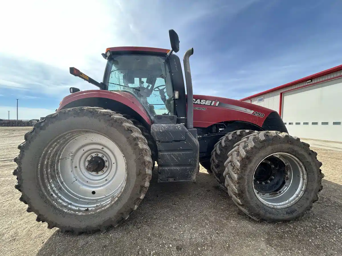 Gallery image 2 for 2011 Case IH MAGNUM 290 Tractor