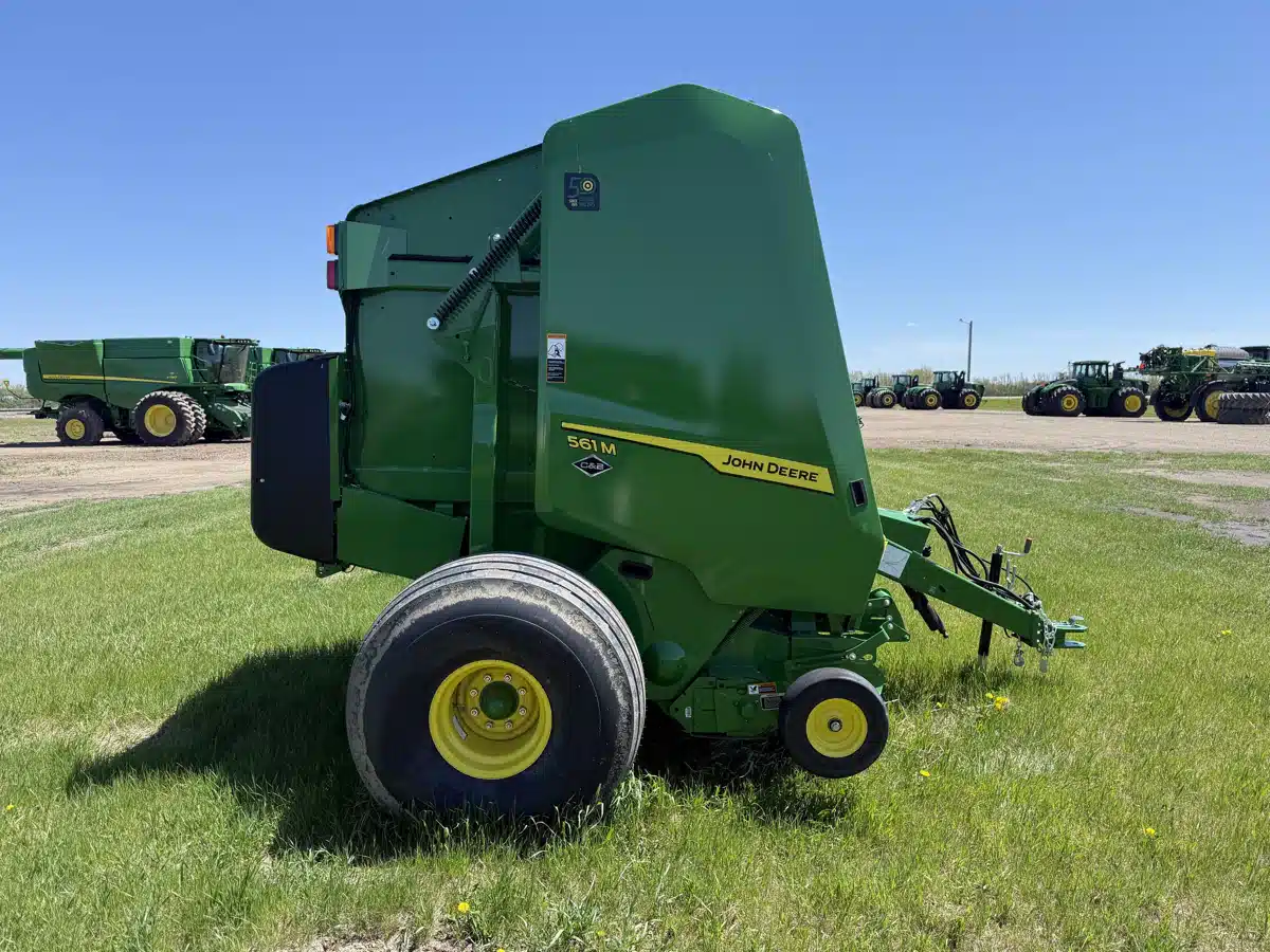 Photo de la Galerie 2 pour 2025 John Deere 561M Presse à Balle Ronde