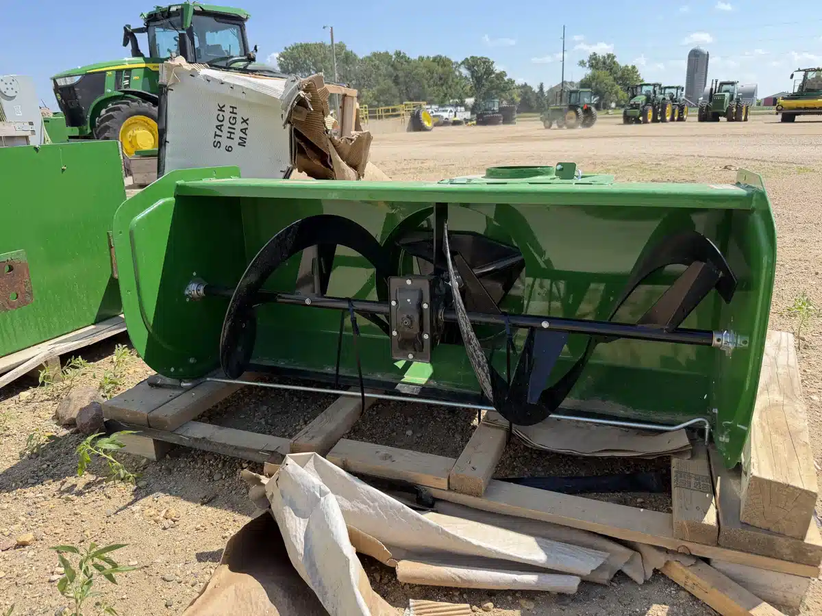 Gallery image 1 for 2024 John Deere 47 INCH Snow Blower