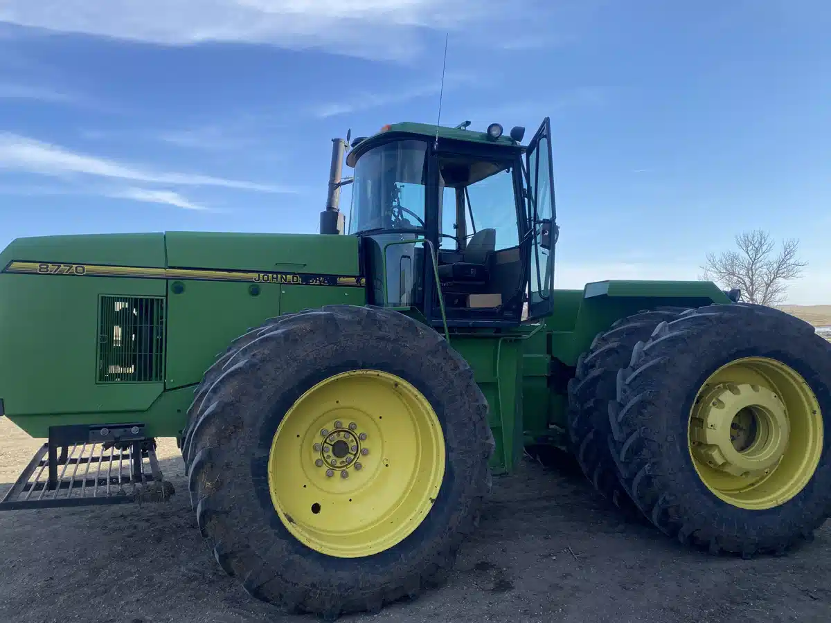 Gallery image 2 for 1995 John Deere 8770 Tractor