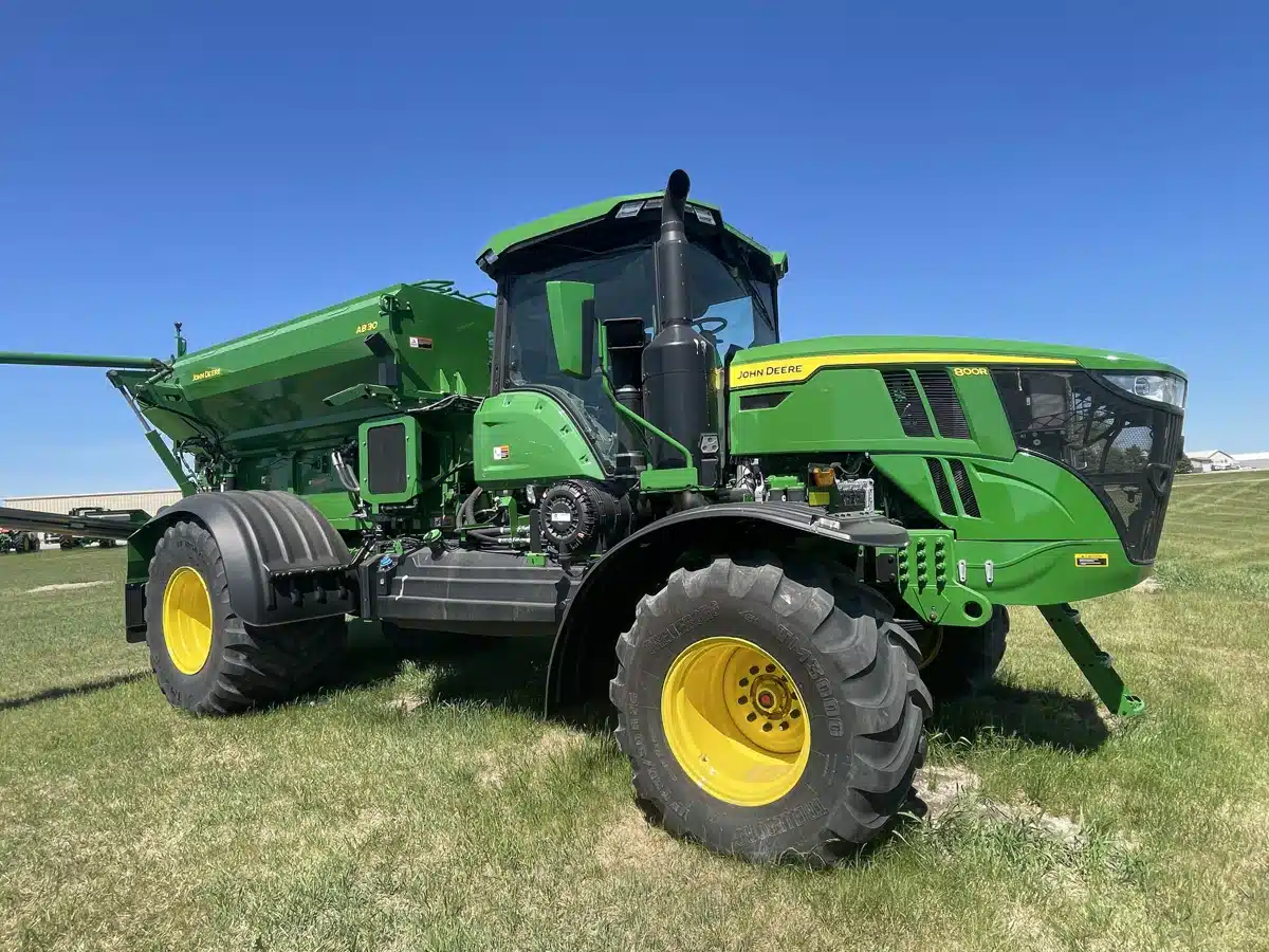 Gallery image 1 for 2025 John Deere 800R Anhydrous Applicator