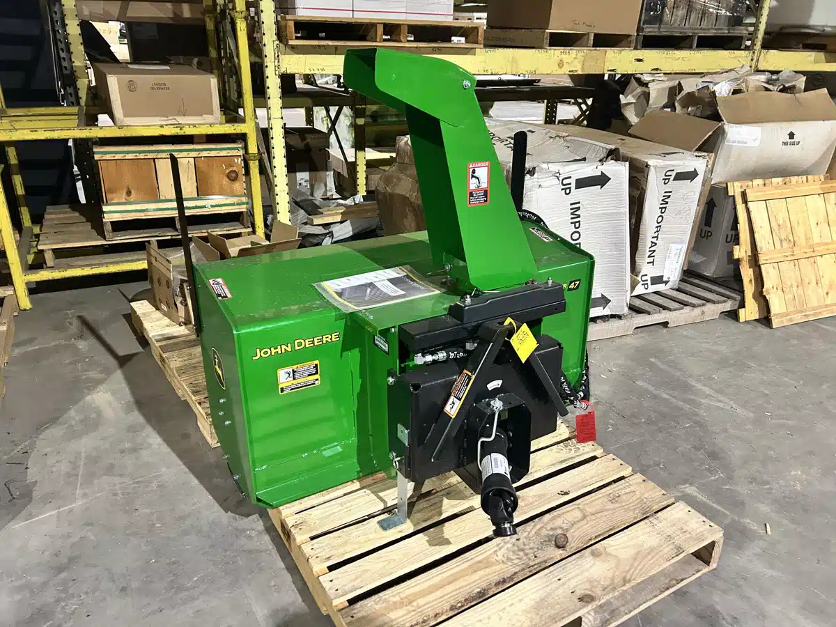 Photo de la Galerie 1 pour 2024 John Deere 47 INCH Souffleur à neige
