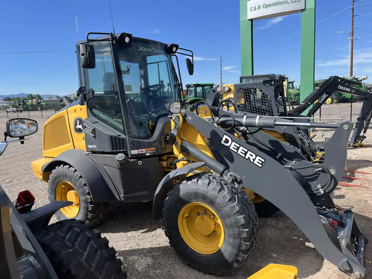 Gallery image 1 for 2025 John Deere 324P Tractor Loader