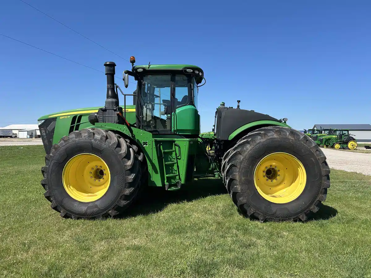 Gallery image 2 for 2017 John Deere 9570R Tractor