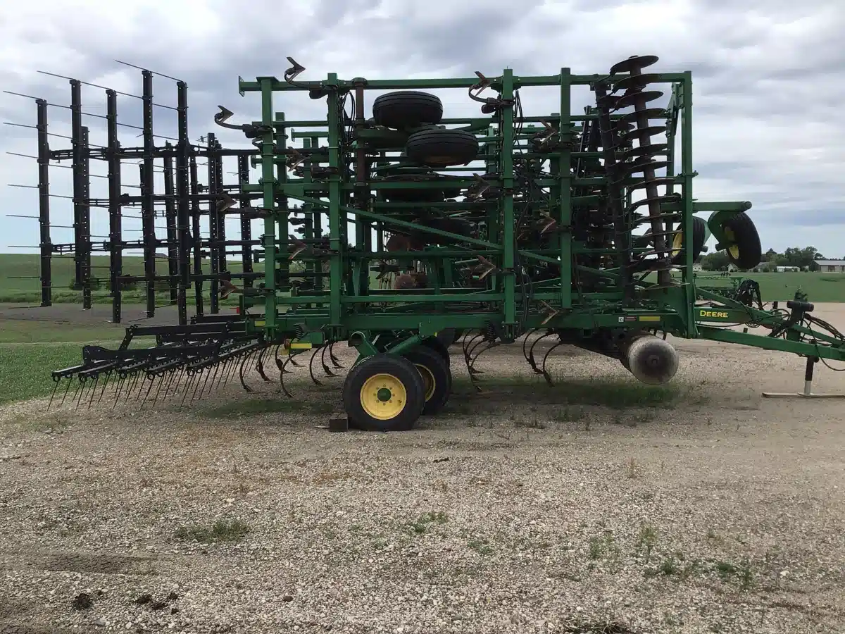Gallery image 2 for 2007 John Deere 2310 Mulch Finisher