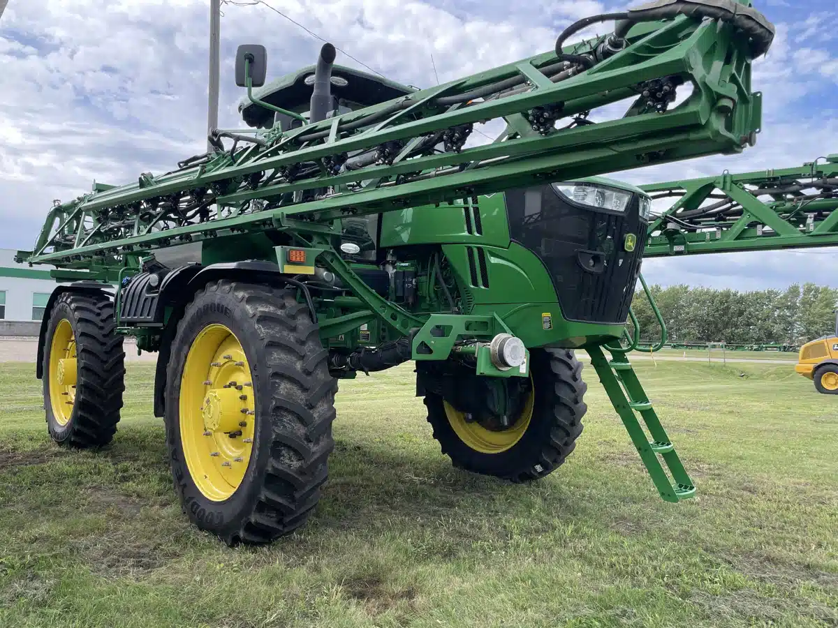 Gallery image 1 for 2021 John Deere R4045 Sprayer - Self Propelled