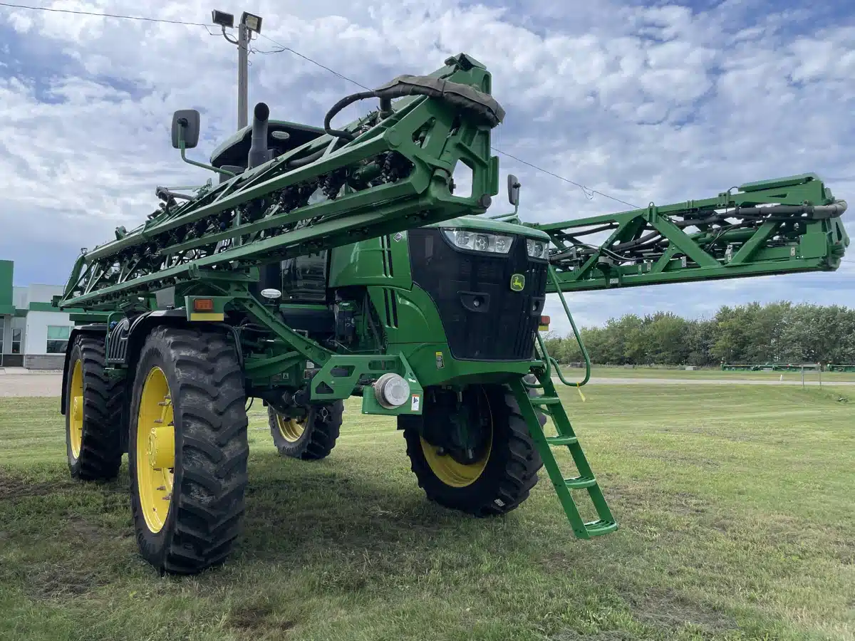 Gallery image 2 for 2021 John Deere R4045 Sprayer - Self Propelled