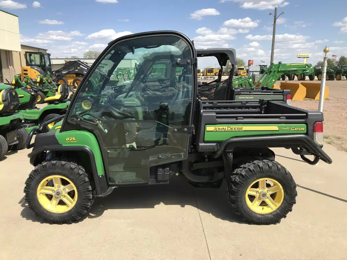 Photo de la Galerie 2 pour 2014 John Deere XUV 825I Véhicule utilitaire