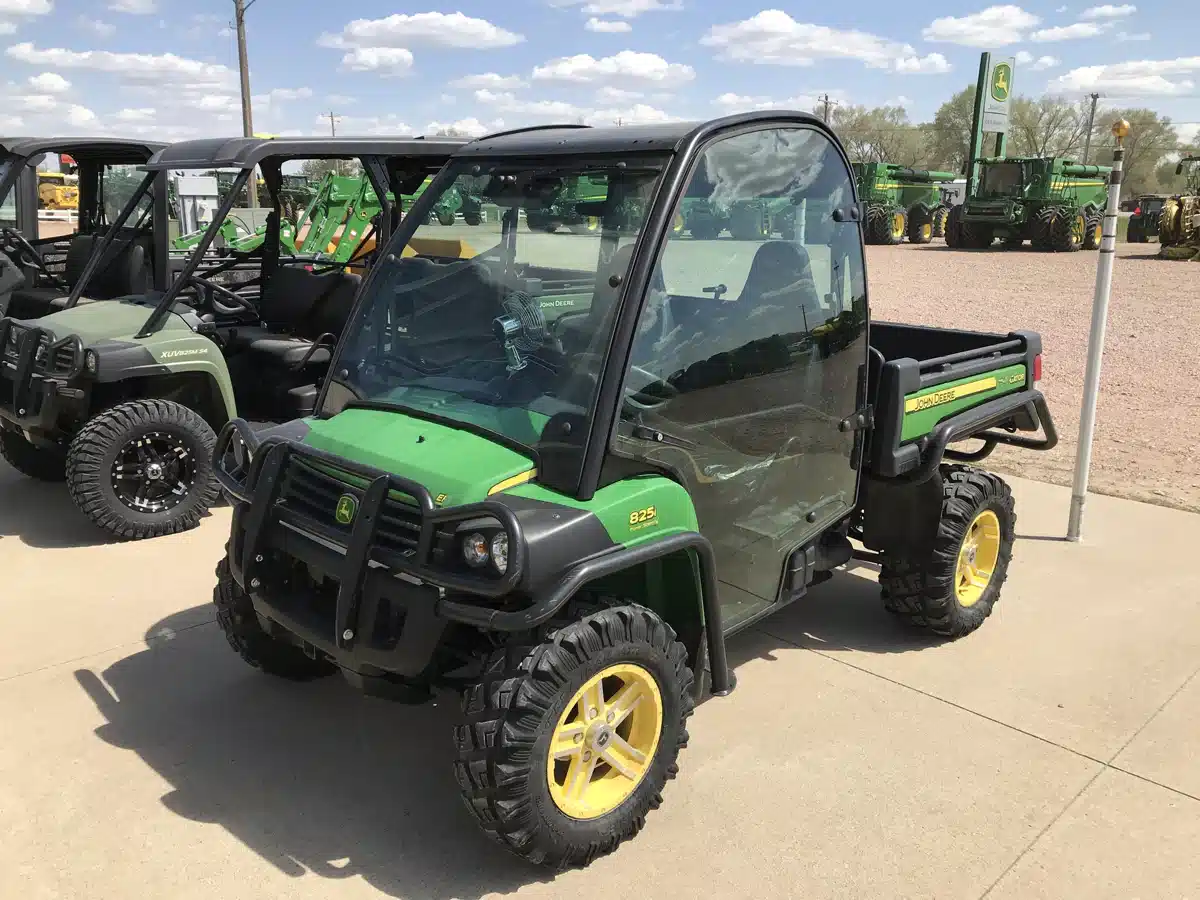 Photo de la Galerie 1 pour 2014 John Deere XUV 825I Véhicule utilitaire