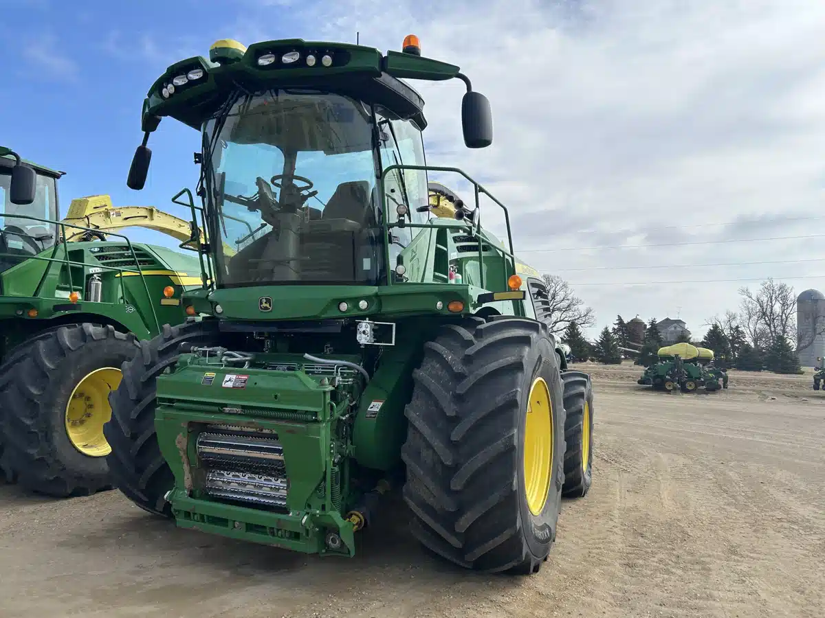 Gallery image 2 for 2023 John Deere 9900 Forage Harvester