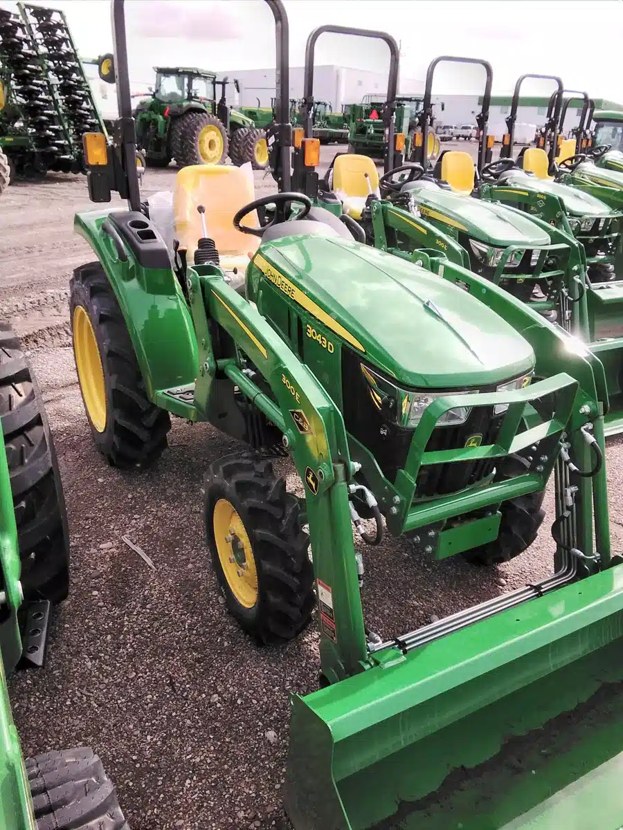 Photo de la Galerie 1 pour 2023 John Deere 3043D Tracteur
