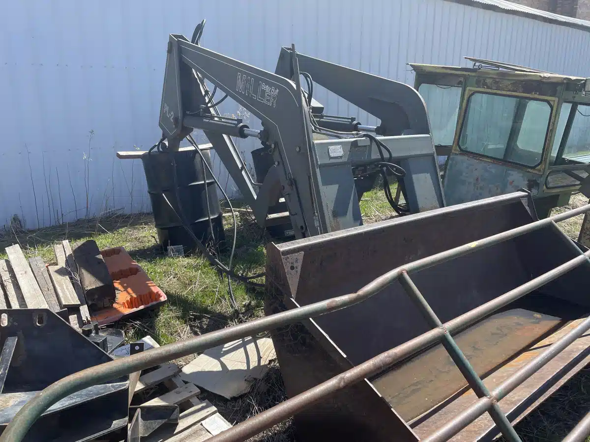 Gallery image 2 for Miller PL 2 Tractor Loader