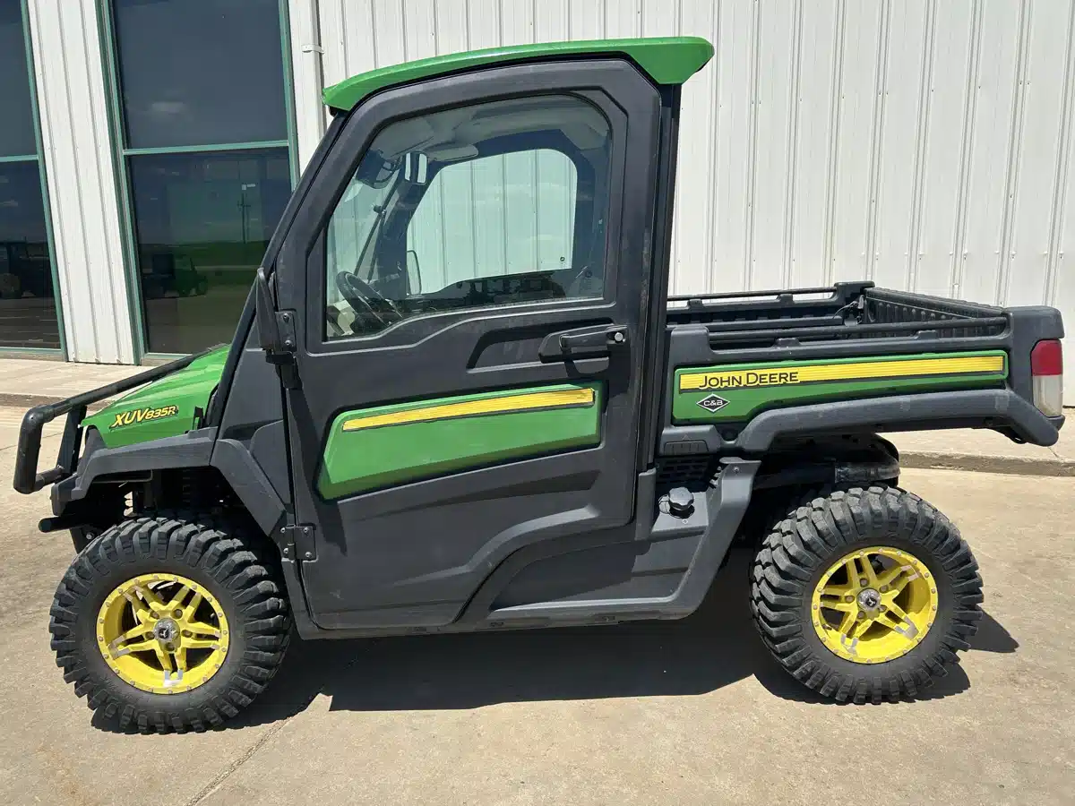 Gallery image 2 for 2019 John Deere XUV 835R Utility Vehicle