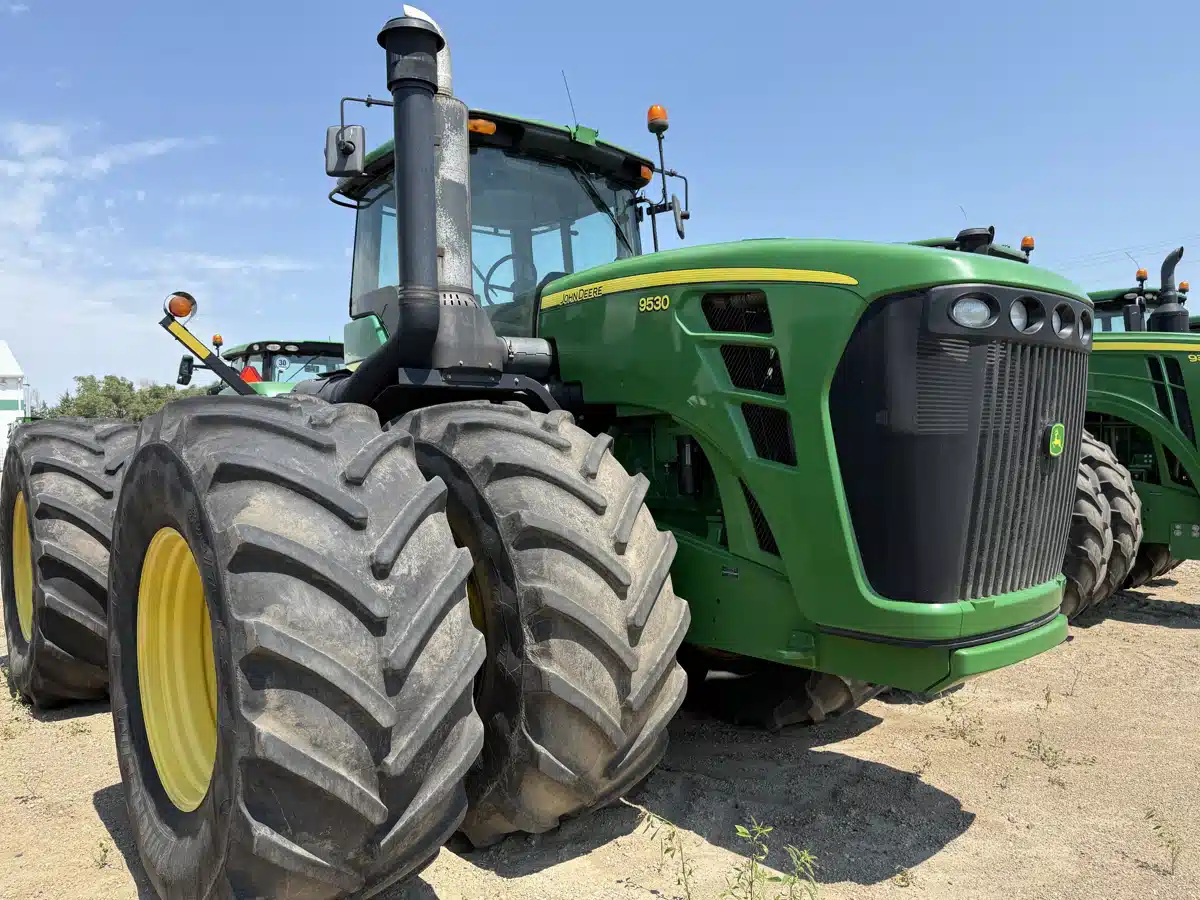 Photo de la Galerie 1 pour 2011 John Deere 9530 Tracteur