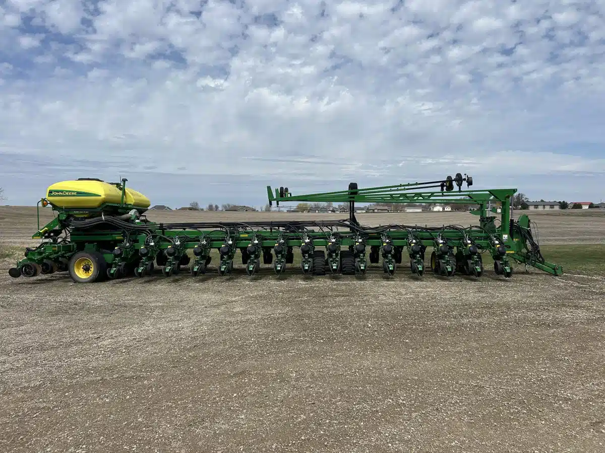 Gallery image 2 for 2014 John Deere DB90 Planter