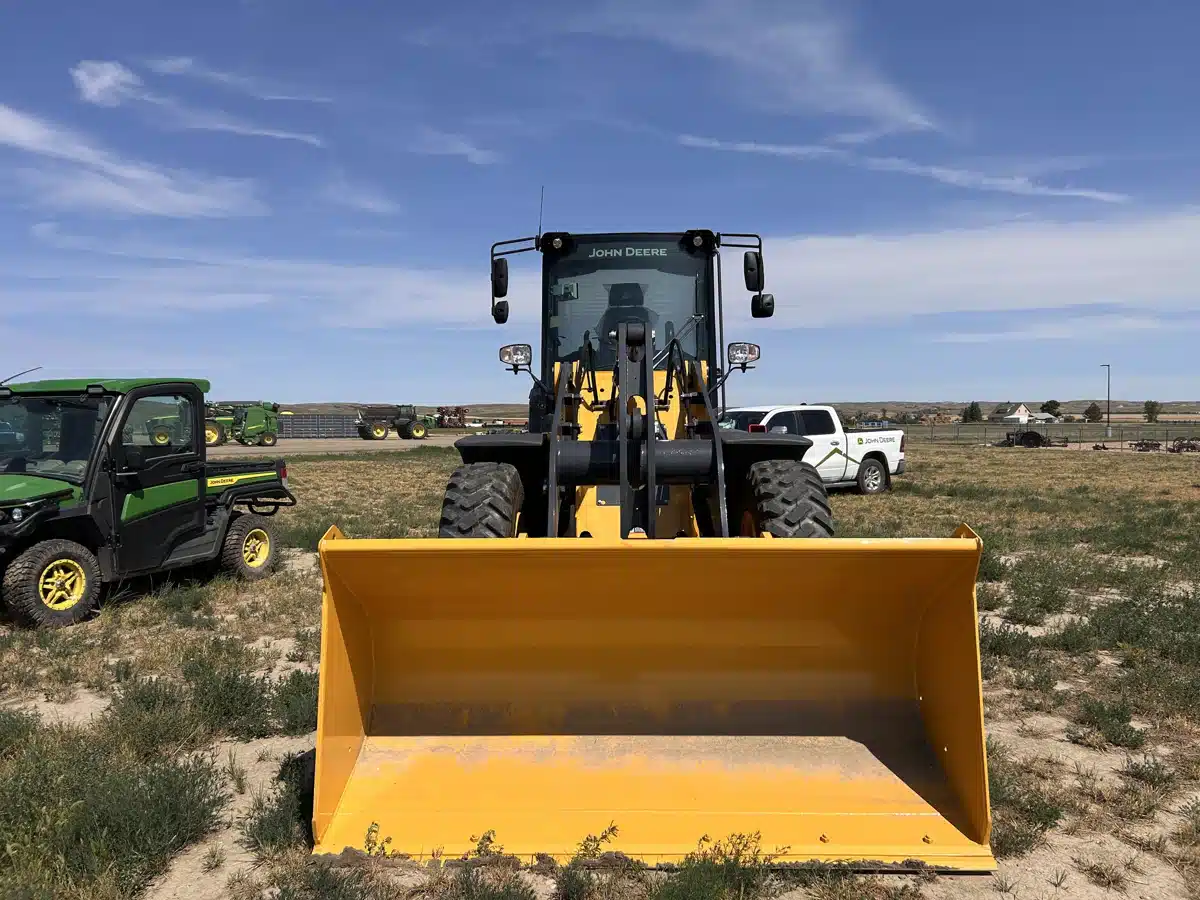 Photo de la Galerie 2 pour 2026 John Deere 344P Tracteur avec chargeur