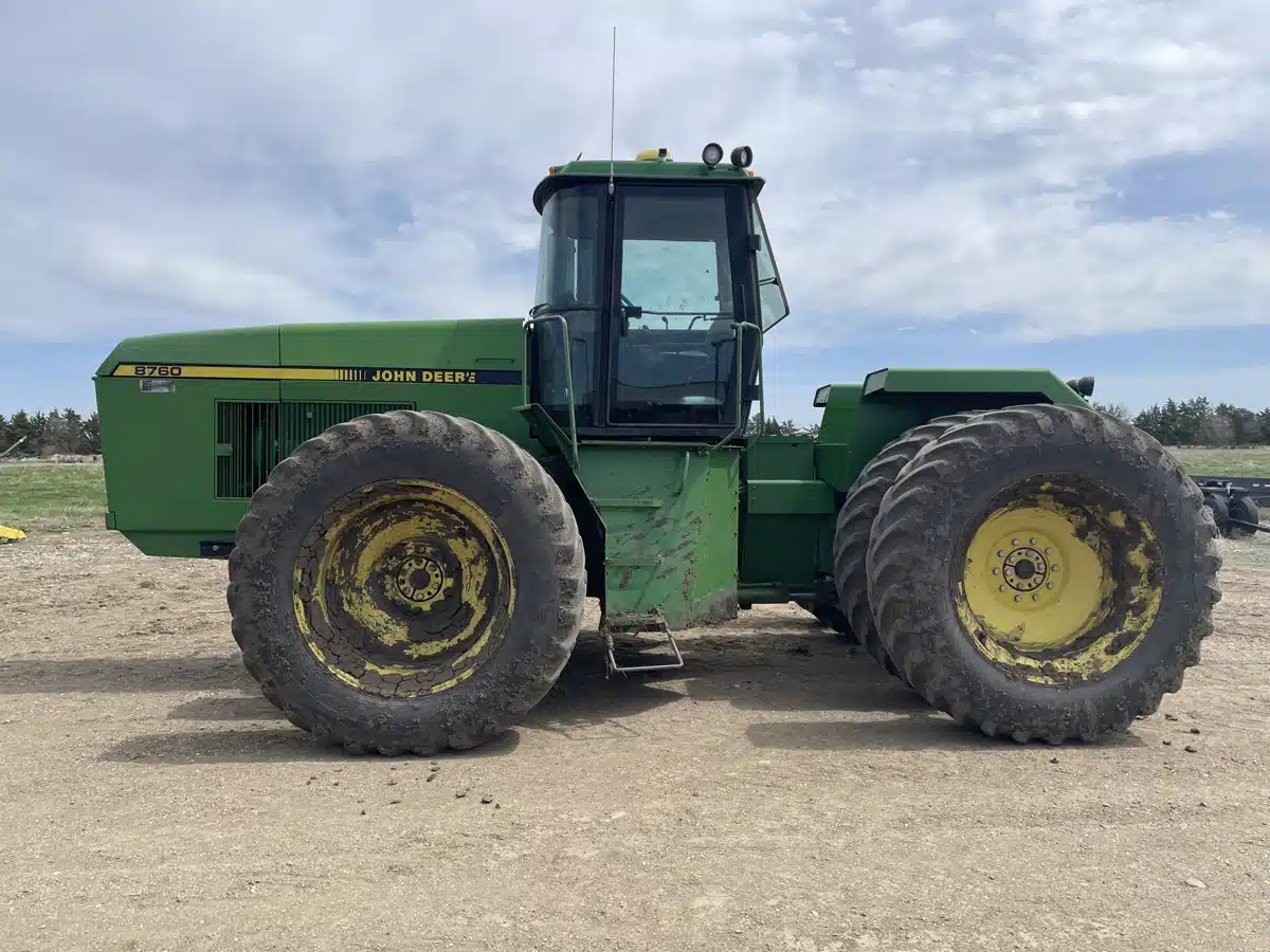 Photo de la Galerie 2 pour 1990 John Deere 8760 Tracteur