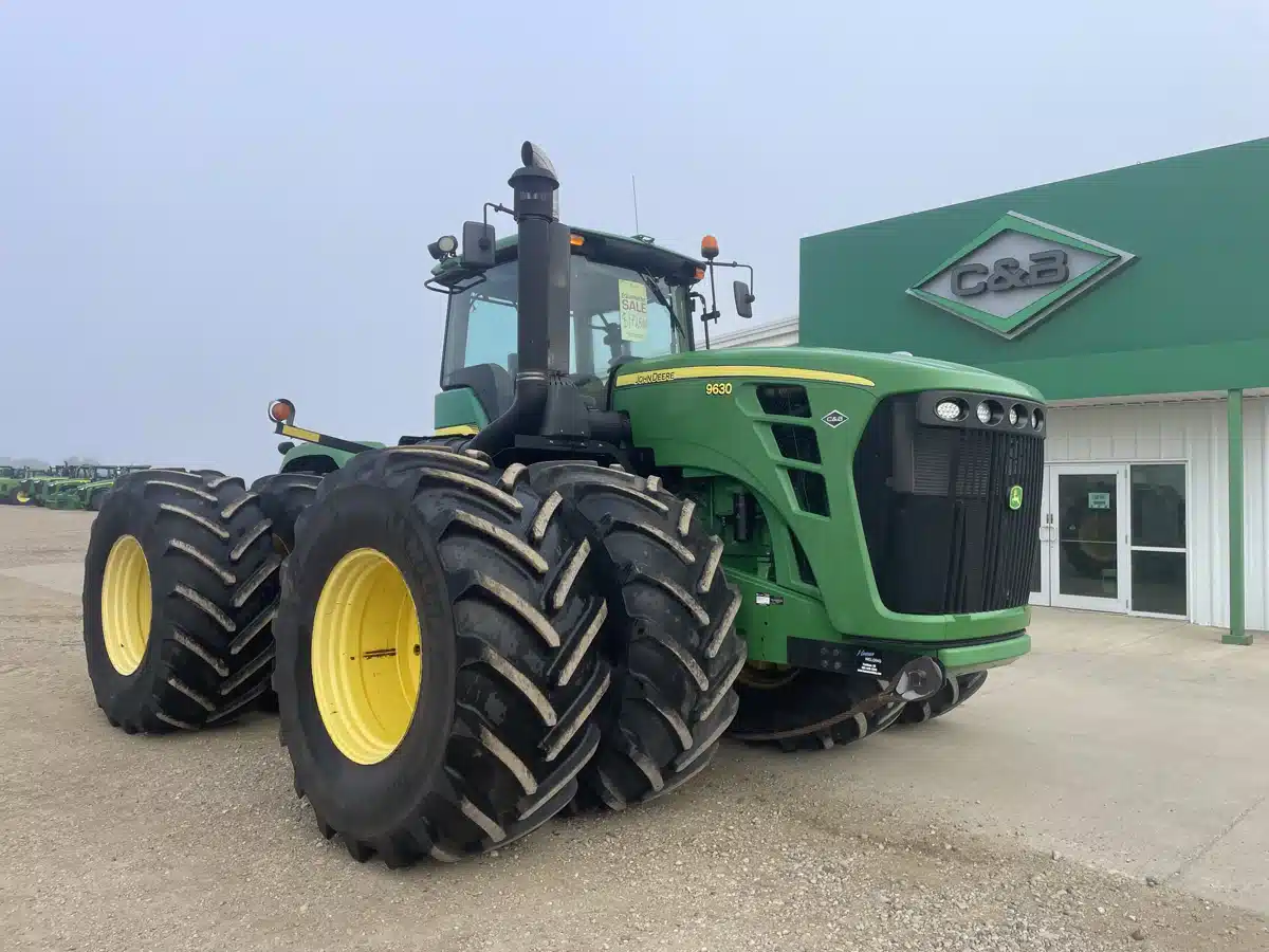 Photo de la Galerie 1 pour 2011 John Deere 9630 Tracteur