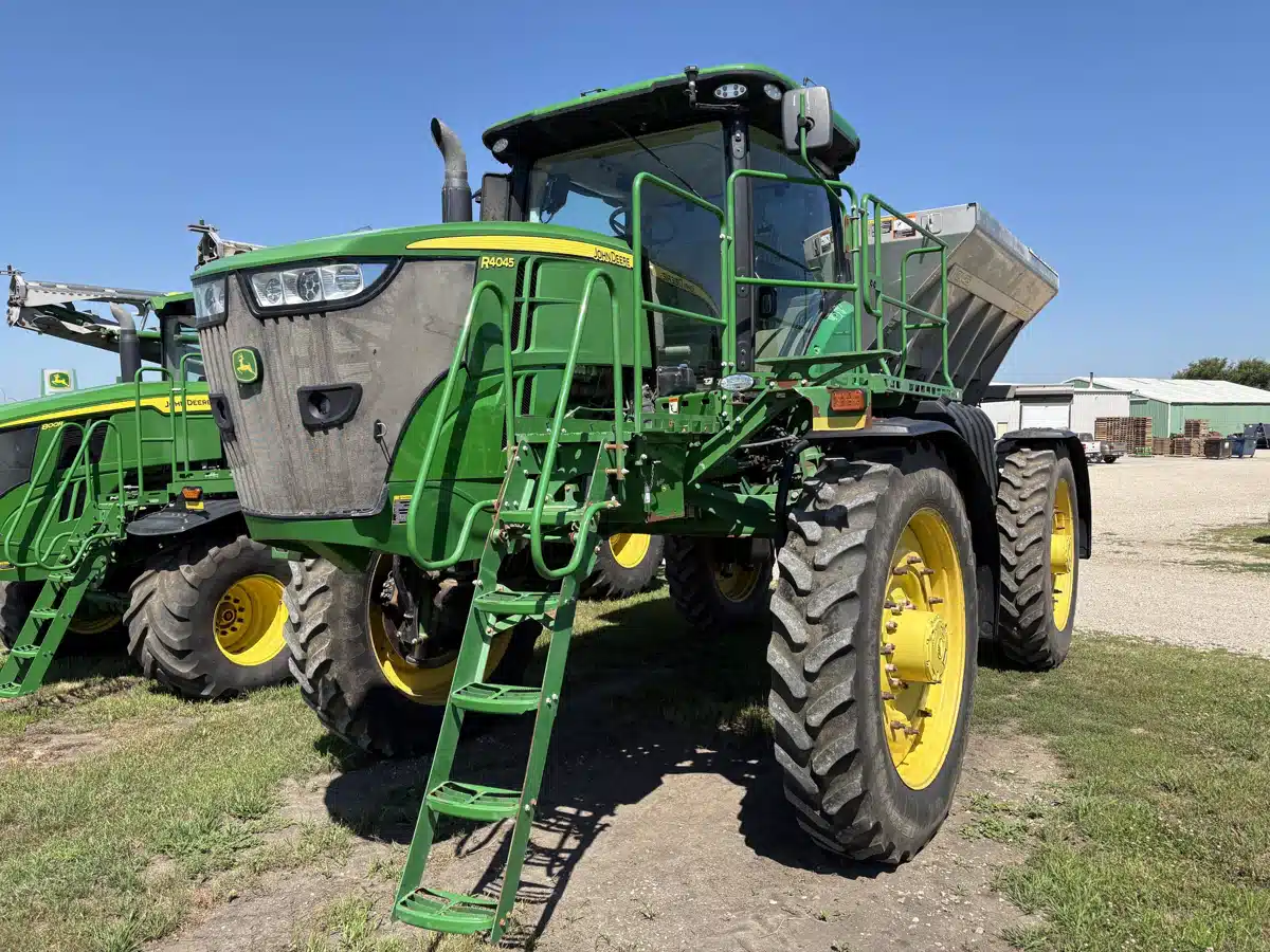 Photo de la Galerie 2 pour 2019 John Deere R4045 Arroseur - Automoteur