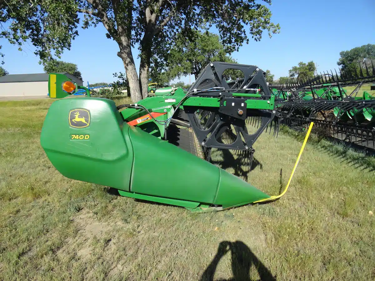 Photo de la Galerie 2 pour 2023 John Deere 740D Nez - Toile/Tapis