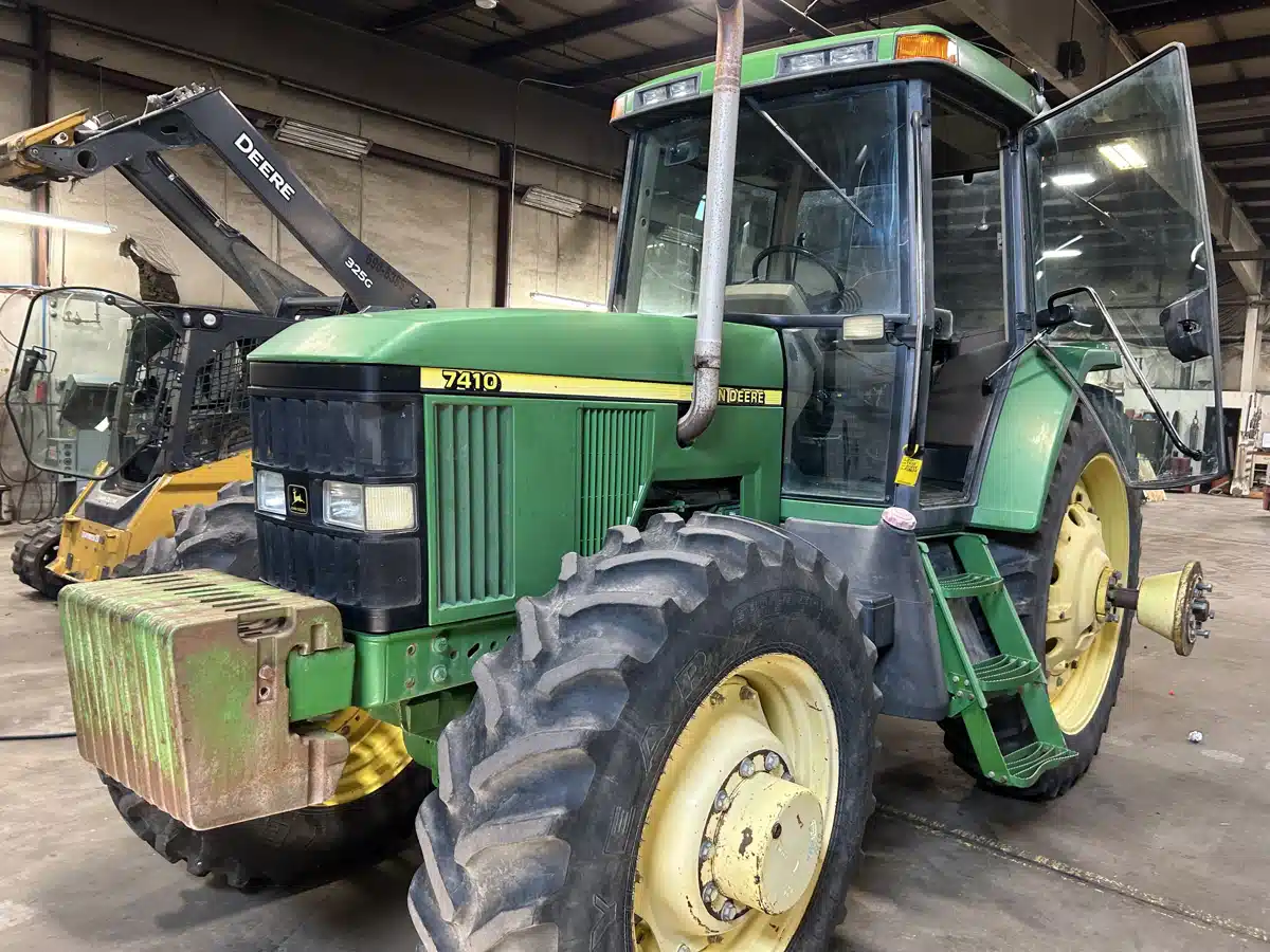 Gallery image 1 for 1998 John Deere 7410 Tractor