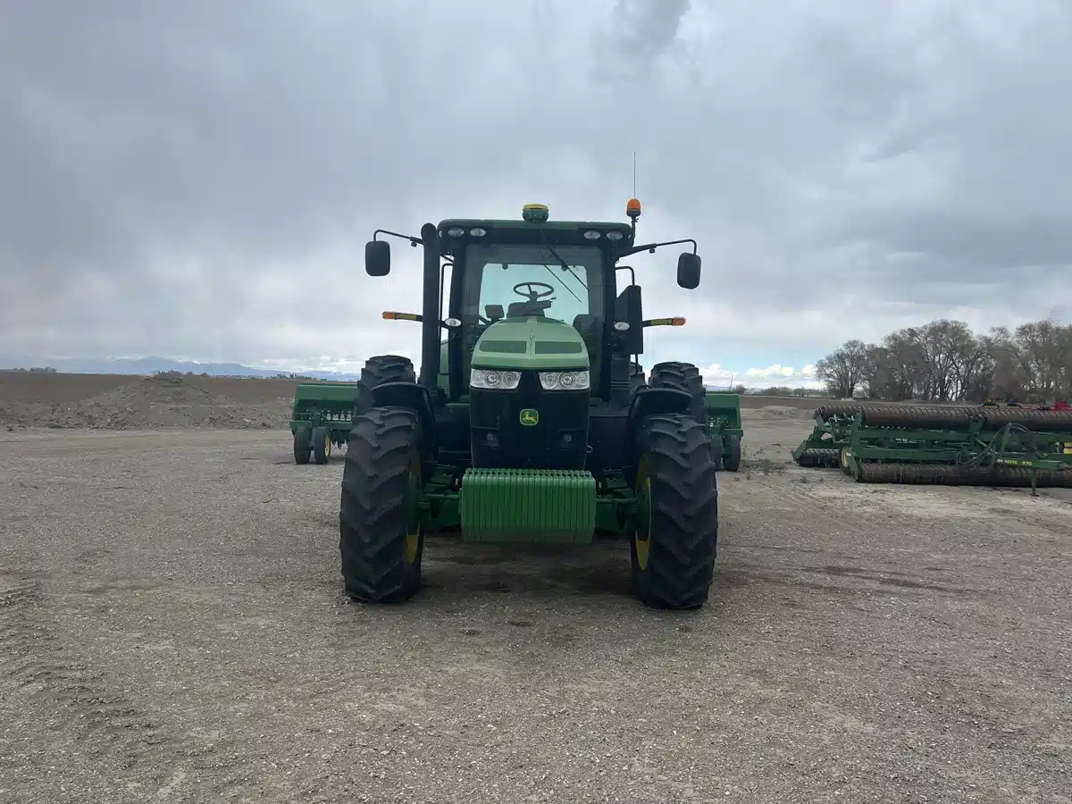 Gallery image 2 for 2013 John Deere 7260R Tractor