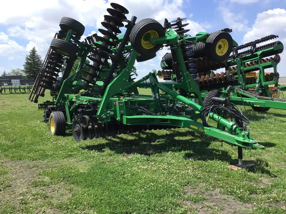 Photo de la Galerie 1 pour 2020 John Deere 2660VT Labour vertical