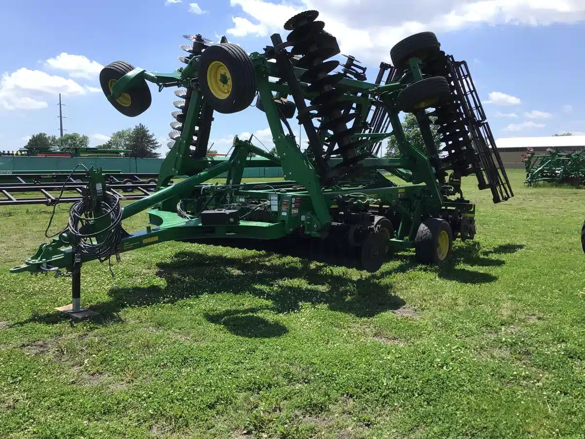 Photo de la Galerie 2 pour 2020 John Deere 2660VT Labour vertical