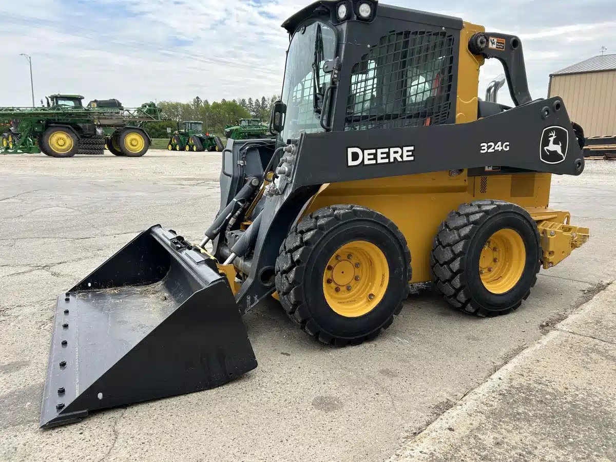 Gallery image 2 for 2024 John Deere 324G Skid Steer