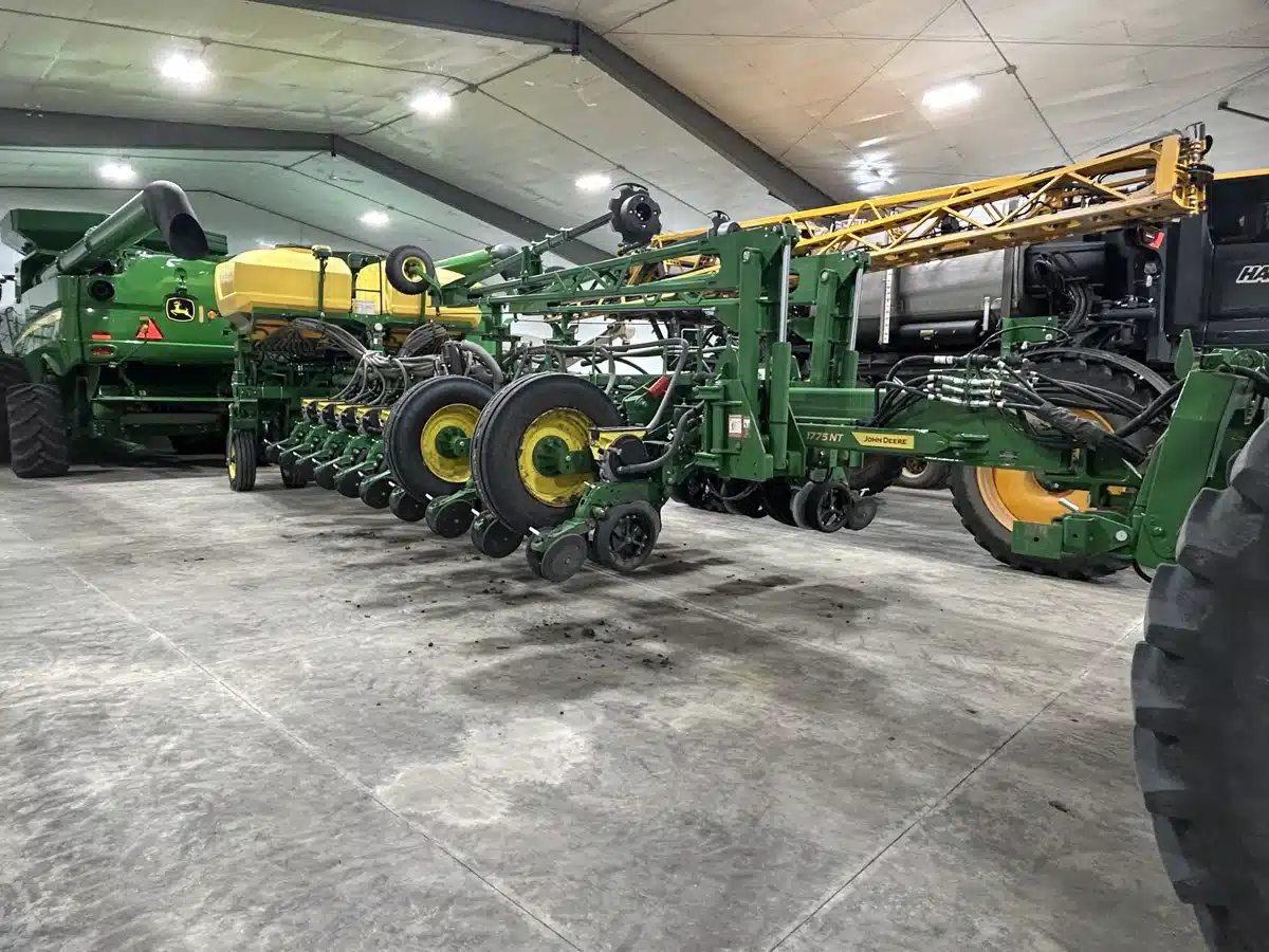 Gallery image 2 for 2026 John Deere 1775NT Planter