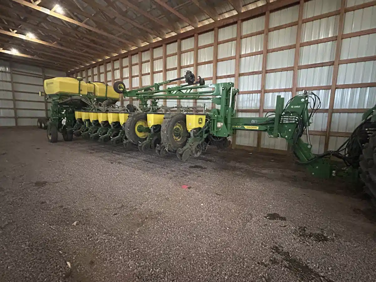 Gallery image 2 for 2024 John Deere 1775NT Planter