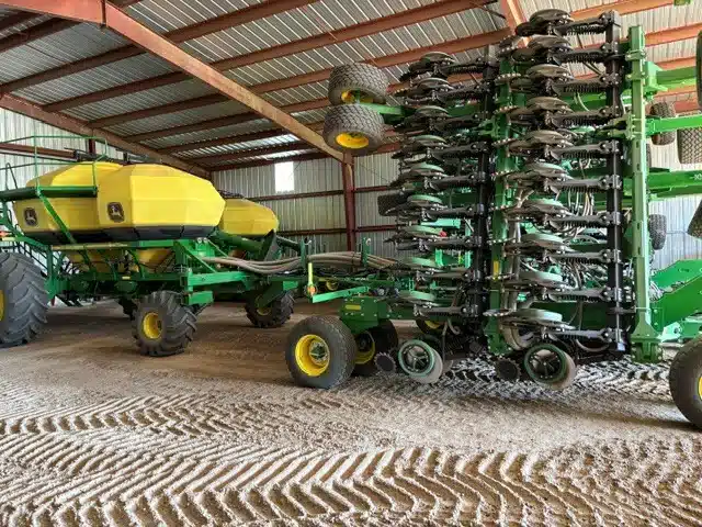 Gallery image 2 for 2023 John Deere N550 Air Drill
