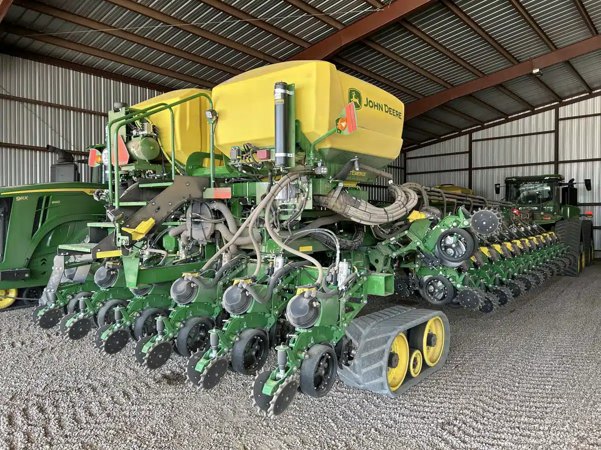 Gallery image 1 for 2026 John Deere DB80 Planter