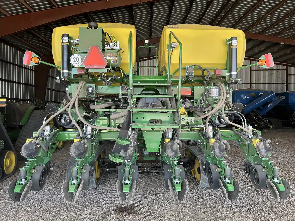 Gallery image 2 for 2026 John Deere DB80 Planter