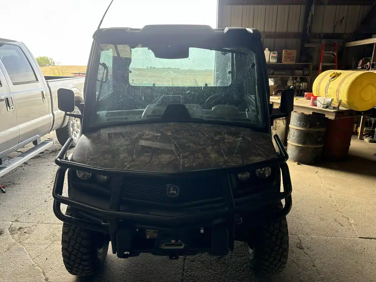 Gallery image 2 for 2022 John Deere XUV 835R Utility Vehicle