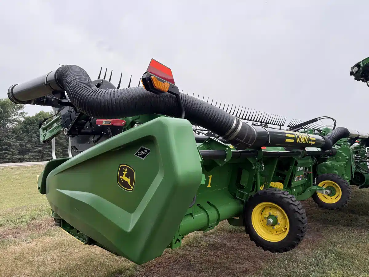 Gallery image 2 for 2023 John Deere HD45F Header - Flex Draper