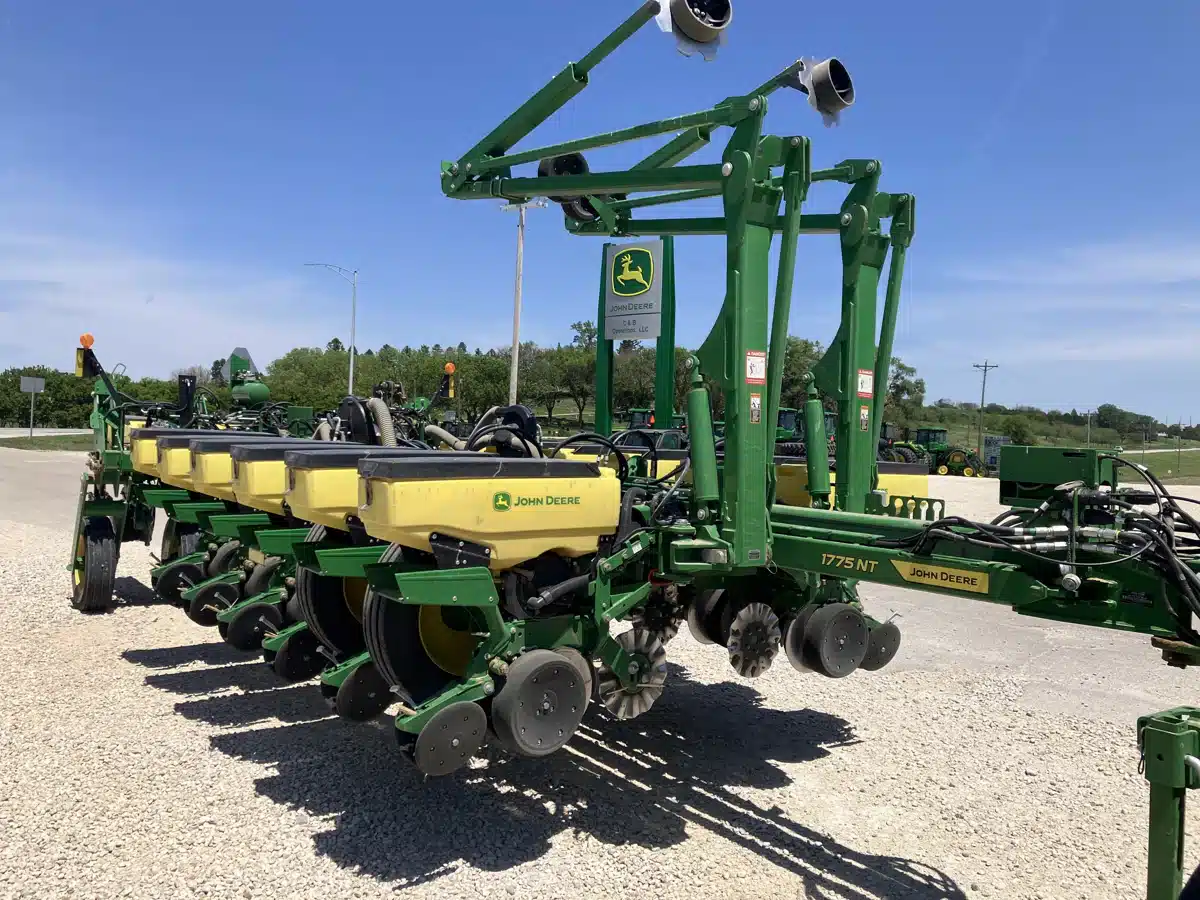 Photo de la Galerie 1 pour 2023 John Deere 1775NT Planteur