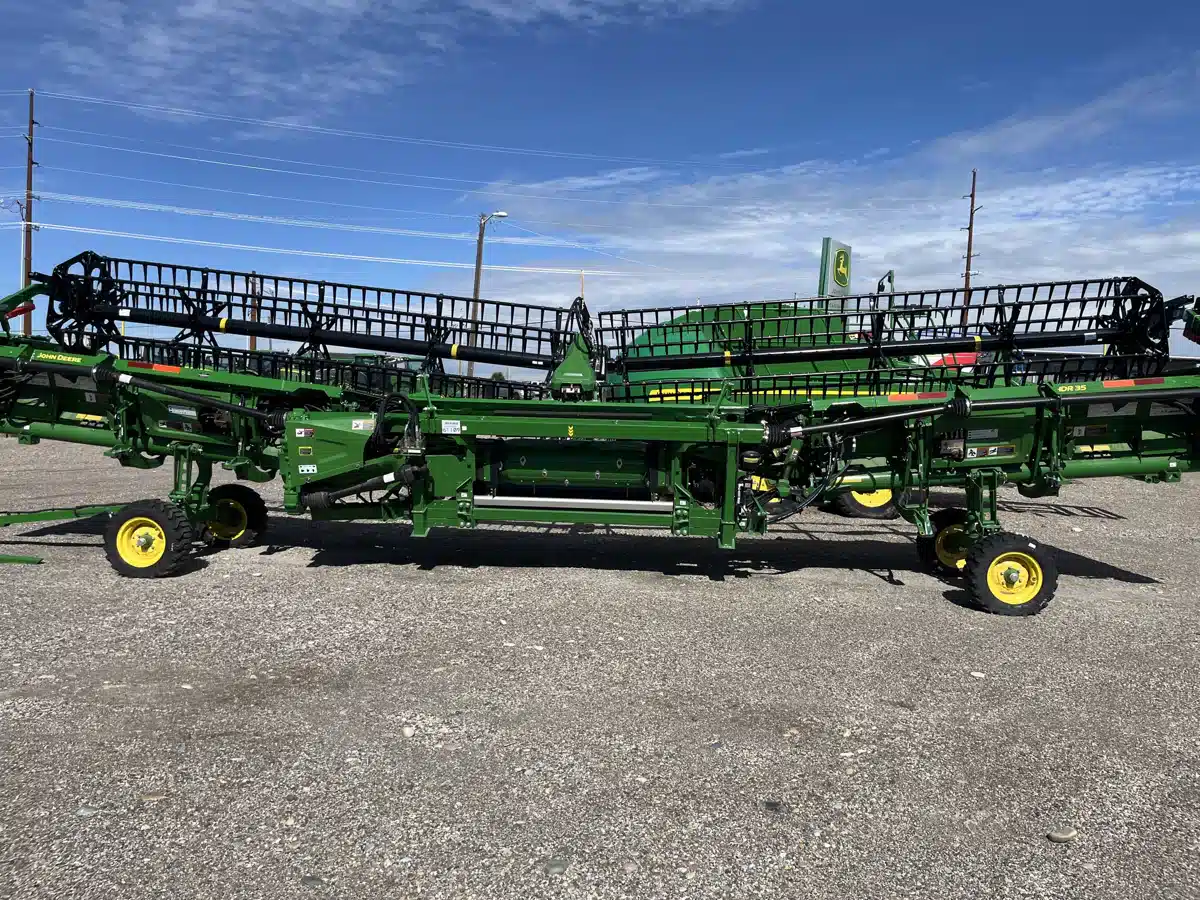 Gallery image 1 for 2025 John Deere HD35R Header - Draper