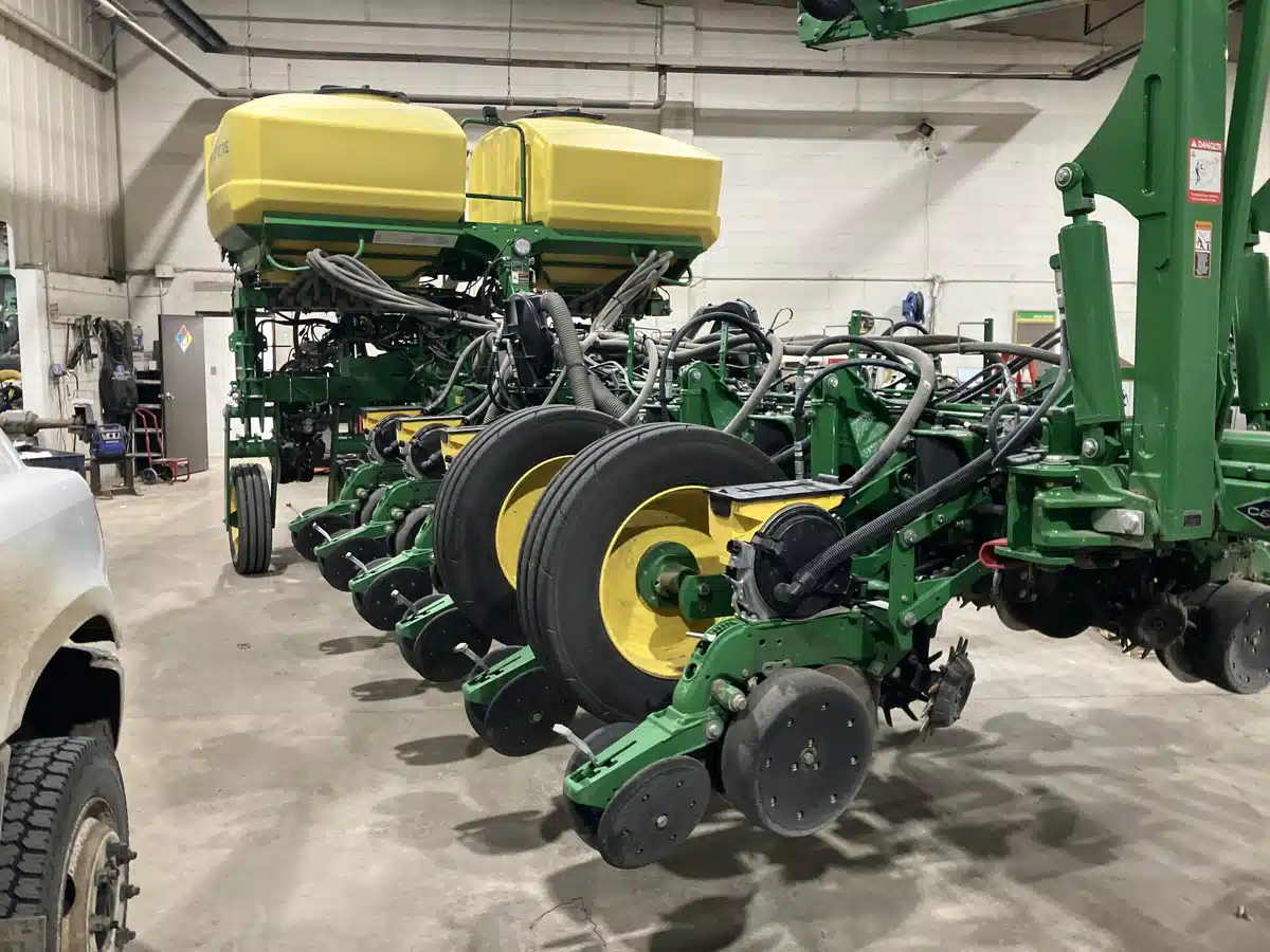 Photo de la Galerie 1 pour 2022 John Deere 1775NT Planteur