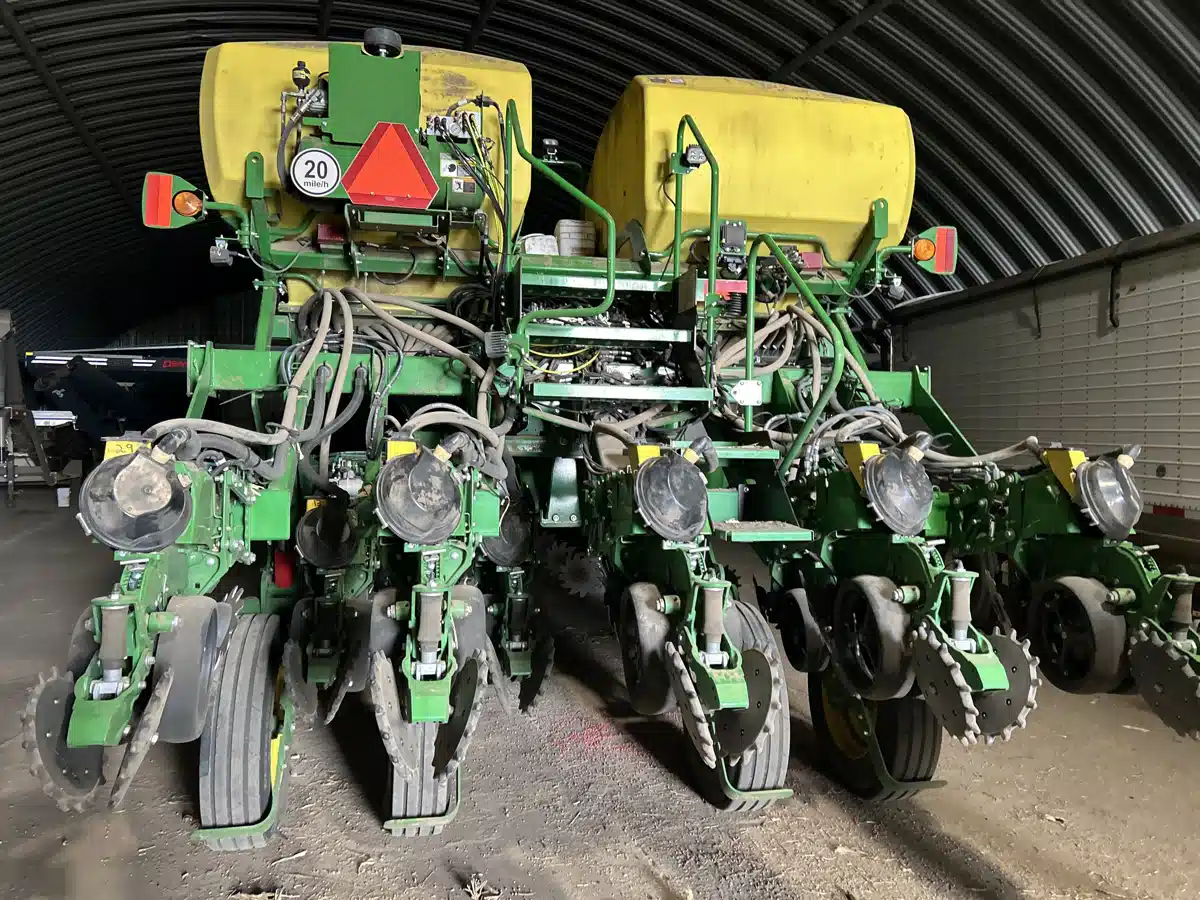 Gallery image 2 for 2023 John Deere 1795 Planter