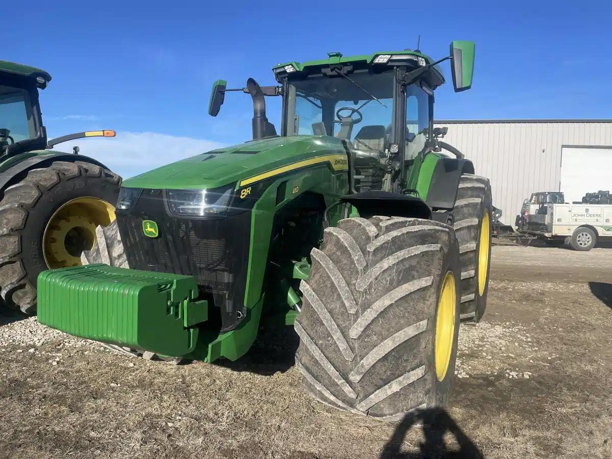 Photo de la Galerie 2 pour 2022 John Deere 8R 410 Tracteur