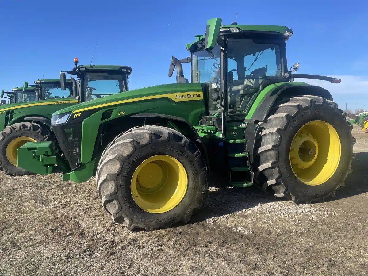 Photo de la Galerie 1 pour 2022 John Deere 8R 410 Tracteur